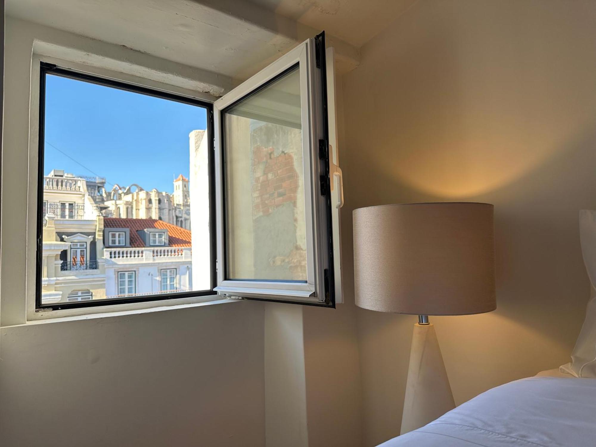 Romantic Nest For A Getaway At Downtown With Design Лиссабон Экстерьер фото